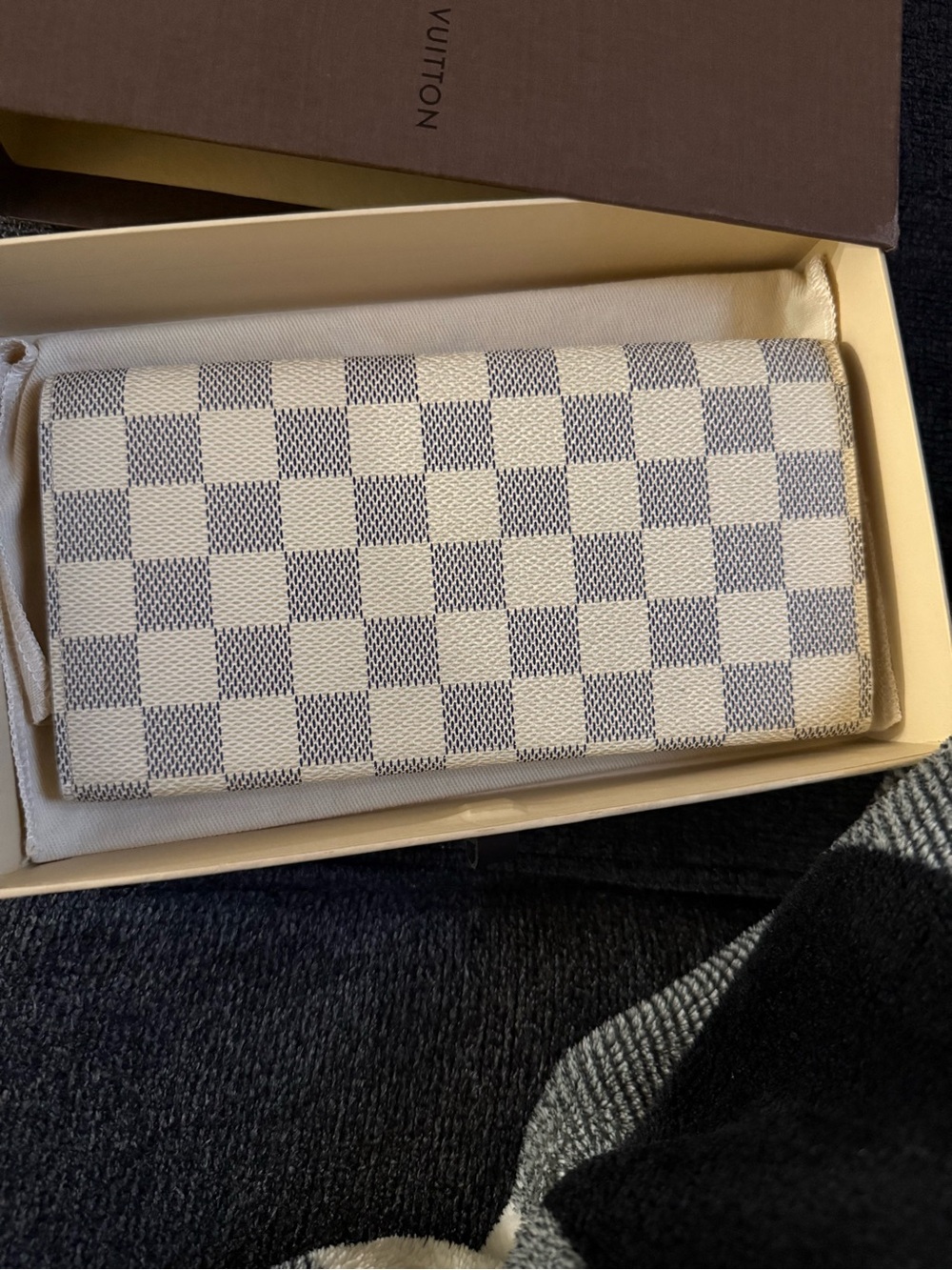 Louis Vuitton Damier Azur Emilie Wallet - Picture 8 of 8